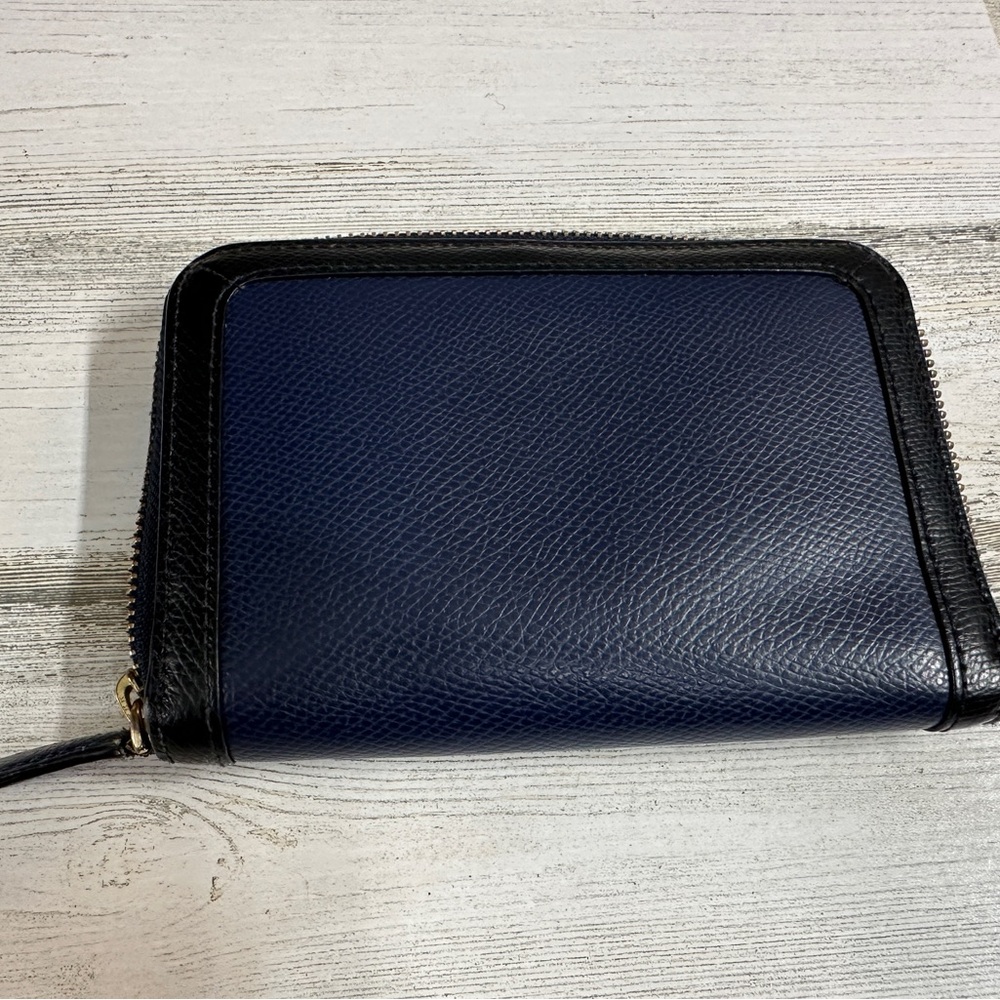 Vera Bradley Blue &‎ Black Zip Around Faux Leather Wallet - Picture 3 of 5